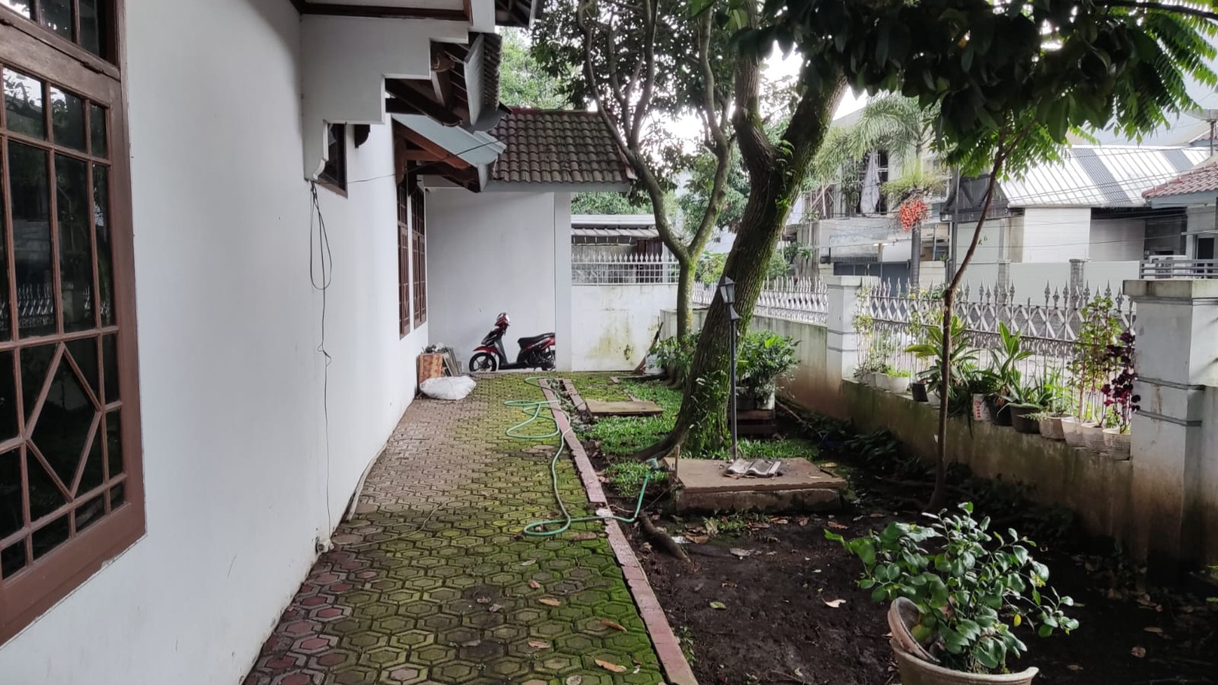 LANGKA! Rumah Luas 2 Lantai di Komplek Sumber Sari, Bandung!