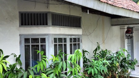 JUAL RUMAH LAMA MENTENG HITUNG TANAH