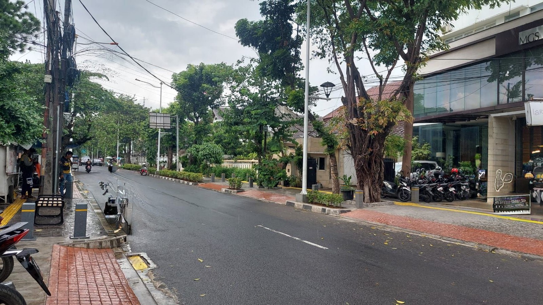 Rumah siap huni cocok untuk usaha di Jakarta 