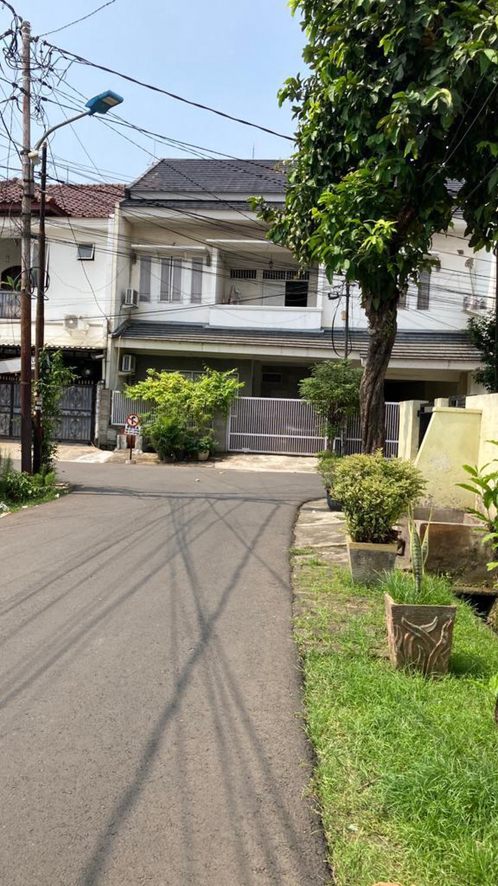 Rumah BerLokasi Strategis di Jakarta barat