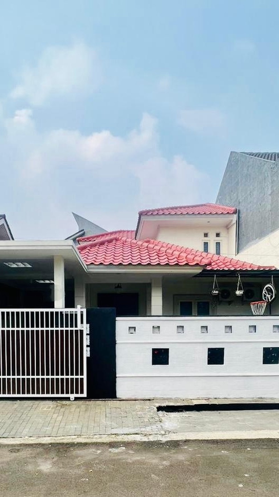 Banting harga. Rumah Bagus Kencana Loka, BSD