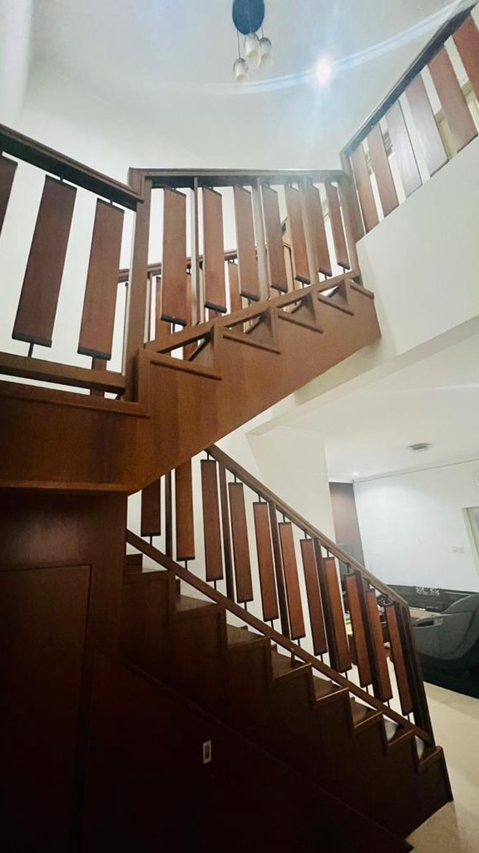 Banting harga. Rumah Bagus Kencana Loka, BSD