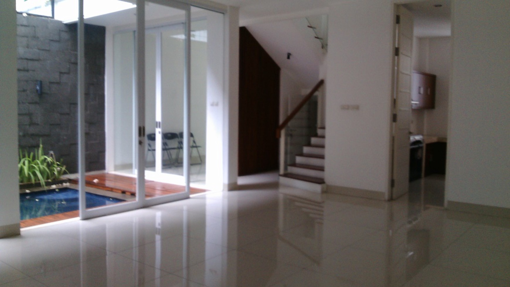 Beautiful house in the prime area of Kemang ready to rent