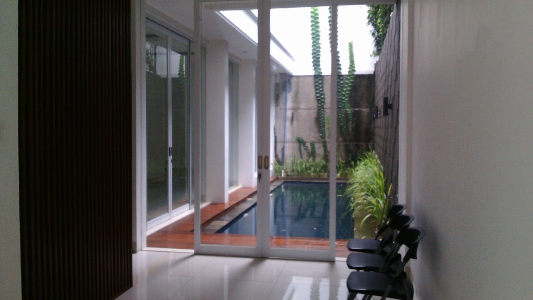 Beautiful house in the prime area of Kemang ready to rent