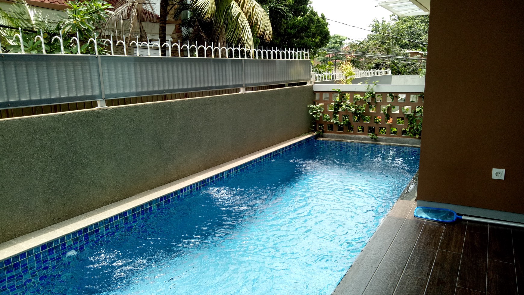 Classic modern house in Kemang  "The price can be negotiable"