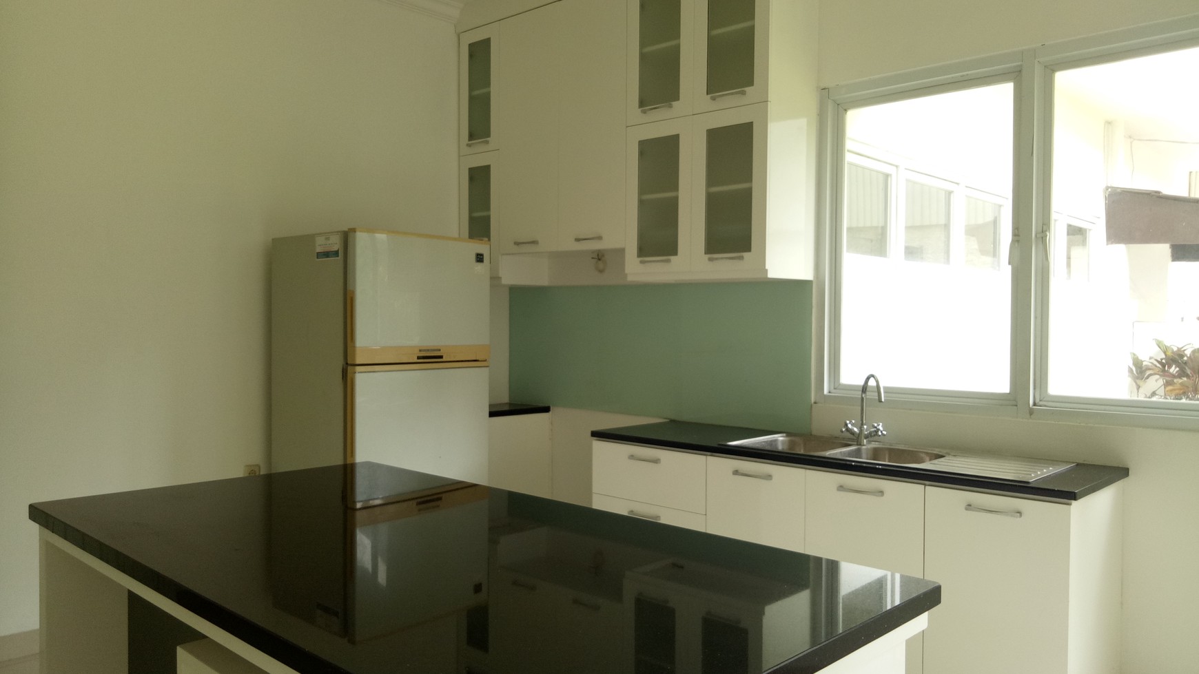 Beautiful house in Kemang area ready for rent