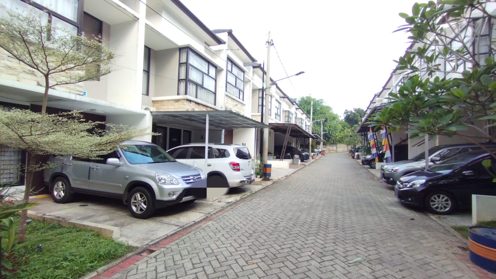 Dijual Rumah 2 lantai furnish di The Villas, Ciater, Serpong, Tangerang Selatan