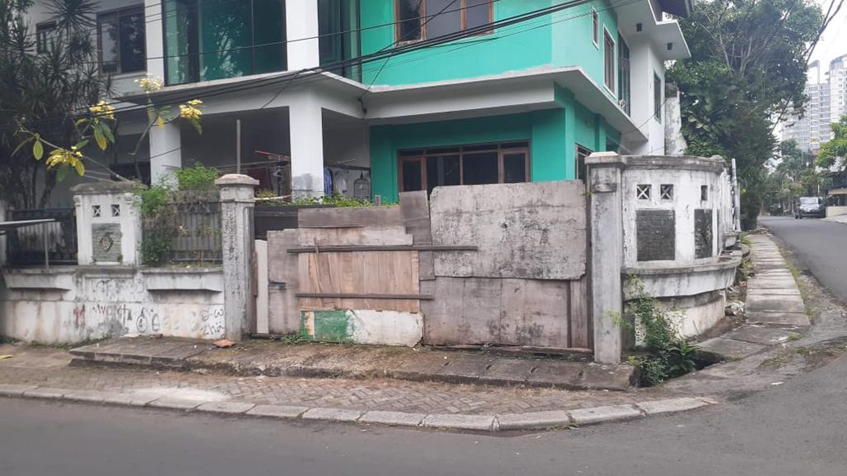 Rumah Tinggal  Tebet lokasi Strategis*