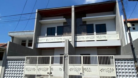 Dijual Rumah Baru Tenggilis Mejoyo Surabaya - Modern 2 Lantai dekat UBAYA 