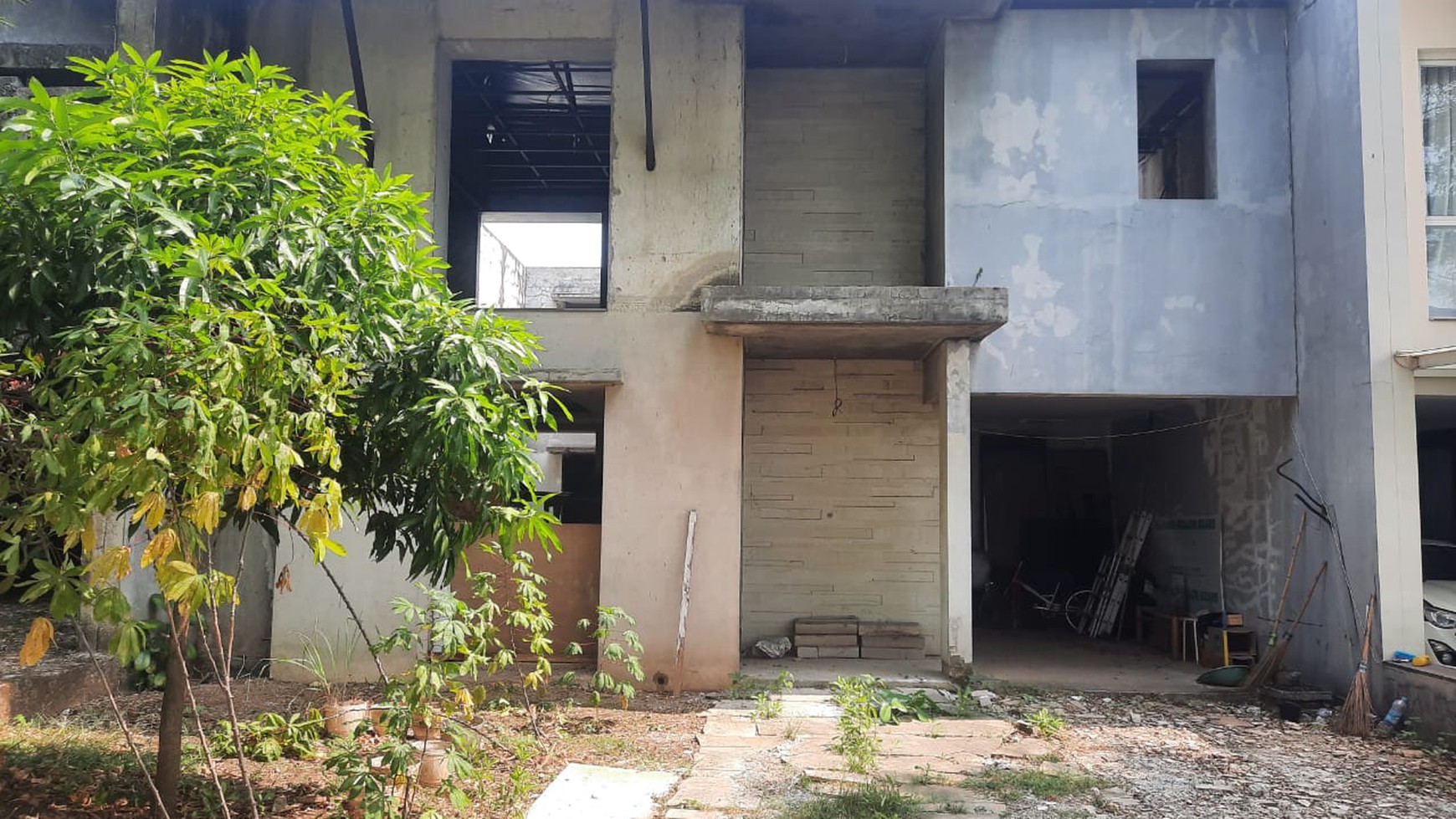 Rumah Hitung Tanah dengan Kondisi Apa Adanya @The Kahyangan, Ciputat