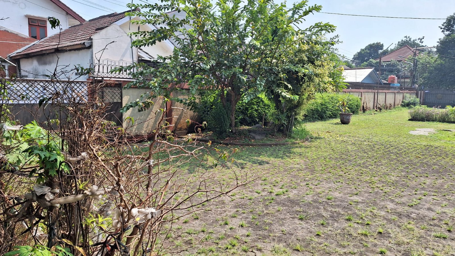 Rumah tua hoek hitung Tanah  cocok bangun cluster di Jati bening Bekasi