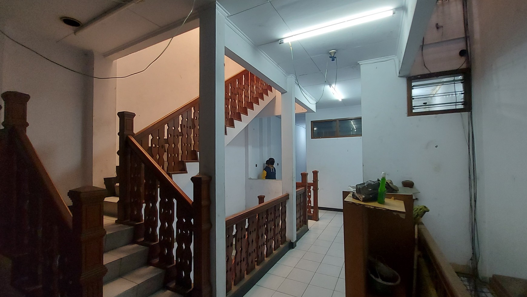 Ruko 3 lantai jalan raya besar di Suryopranoto, Petojo Utara, Gambir
