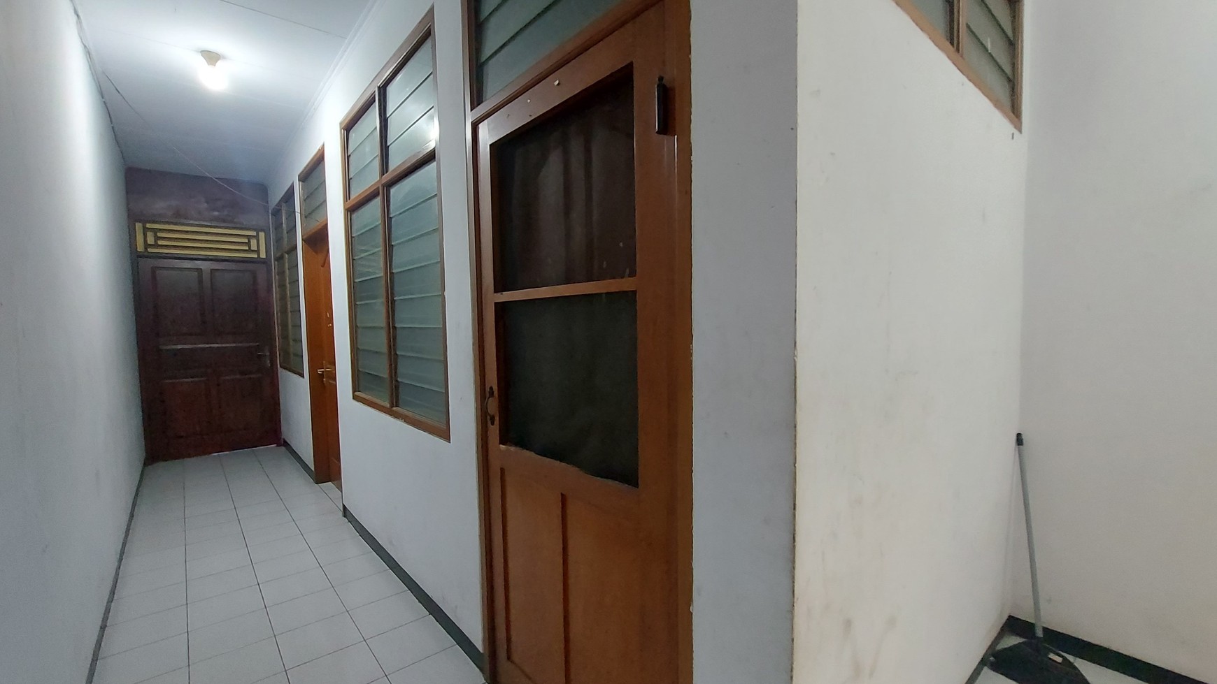Ruko 3 lantai jalan raya besar di Suryopranoto, Petojo Utara, Gambir
