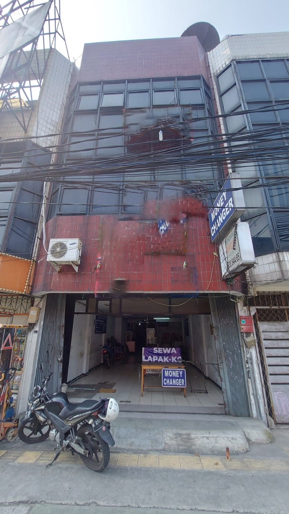 Ruko 3 lantai jalan raya besar di Suryopranoto, Petojo Utara, Gambir