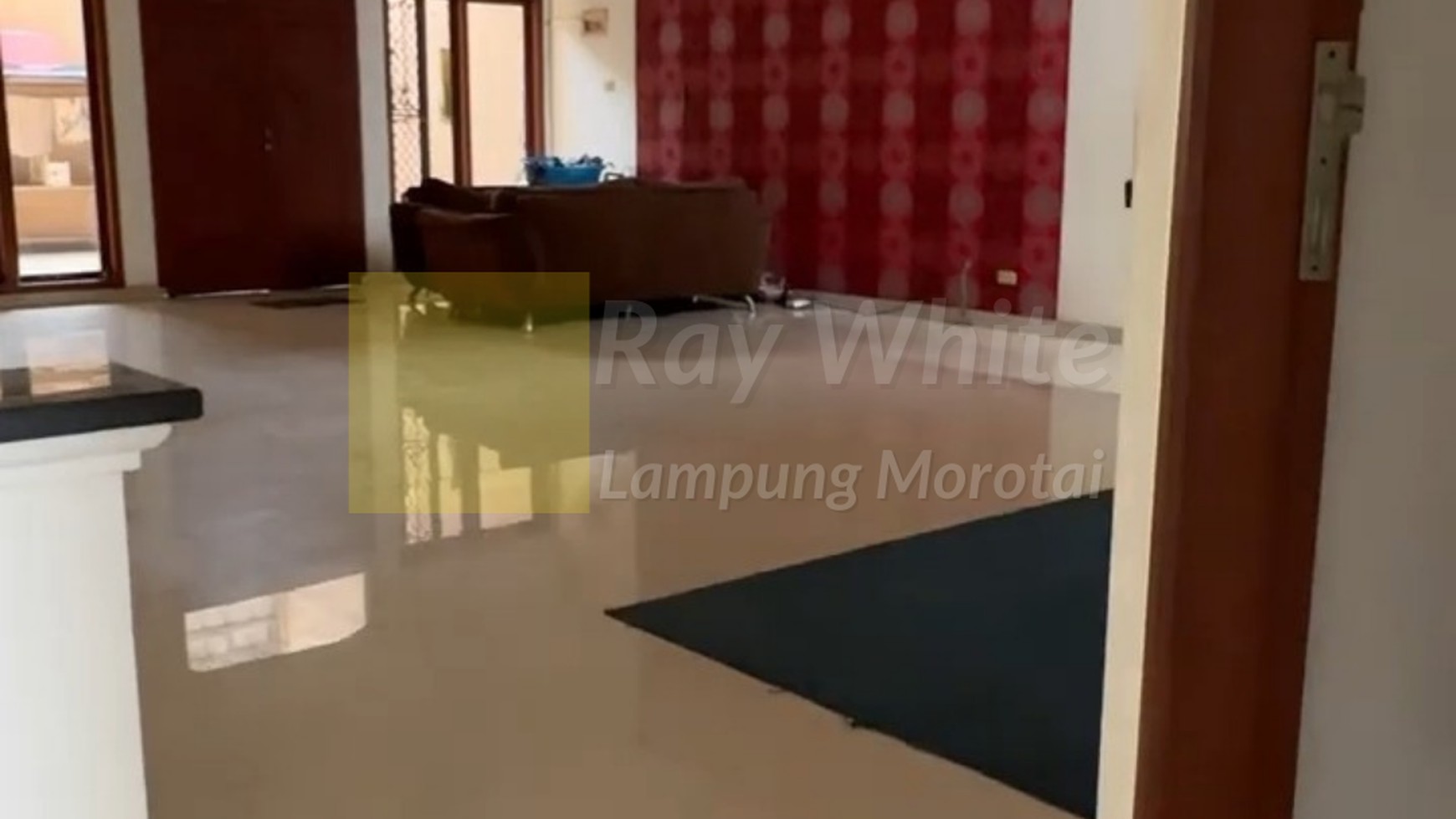 Rumah Mewah 2 lantai Lokasi di Teluk bandar Lampung