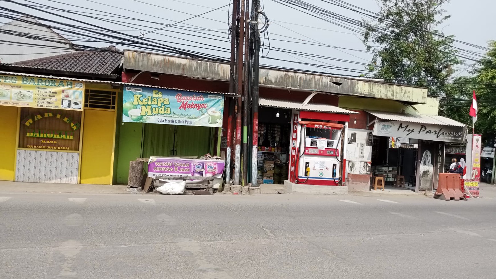 Tanah Luas Dan Bangunan Di Tepi Jalan Raya Dekat Simpang SGC Cikarang-Kota 