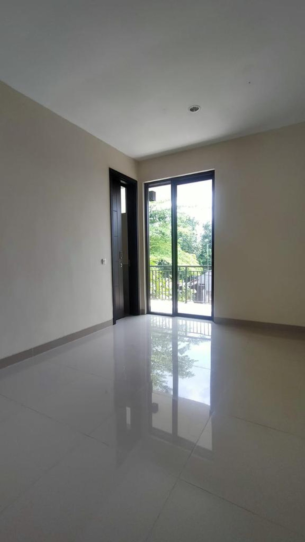 Rumah Minimalis Dalam Cluster dan Siap Huni @Vinaya Terrace Bintaro, Jombang