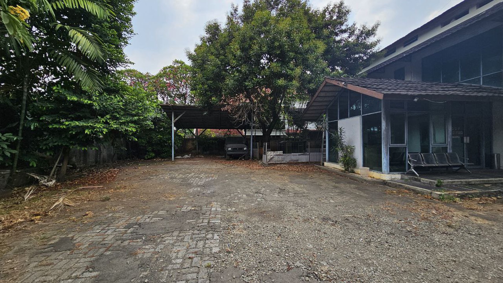 Dijual Tanah dan Kantor di Lokasi Strategis Jl Pangeran Antasari