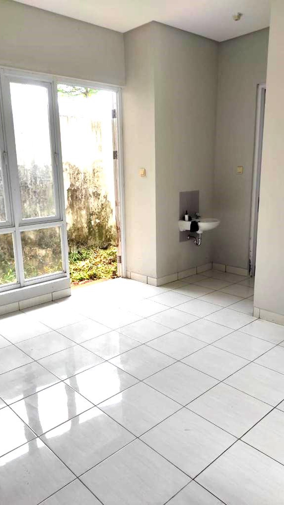 Rumah Bagus Diarea Cluster Paradise Resort,Nempel Toll JORR 2