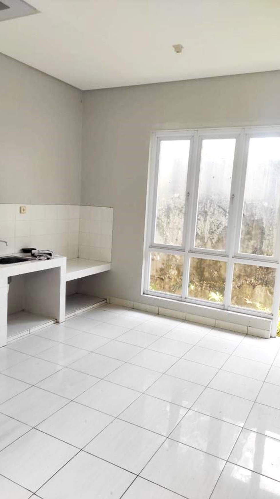 Rumah Bagus Diarea Cluster Paradise Resort,Nempel Toll JORR 2