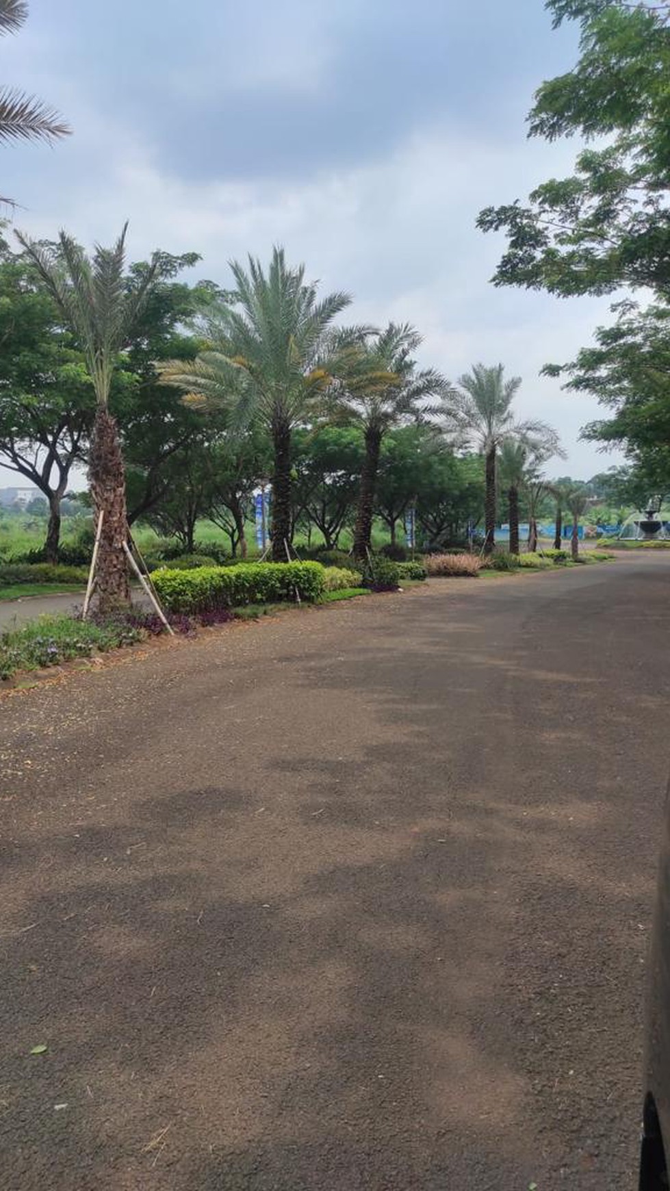 Rumah Bagus Diarea Cluster Paradise Resort,Nempel Toll JORR 2