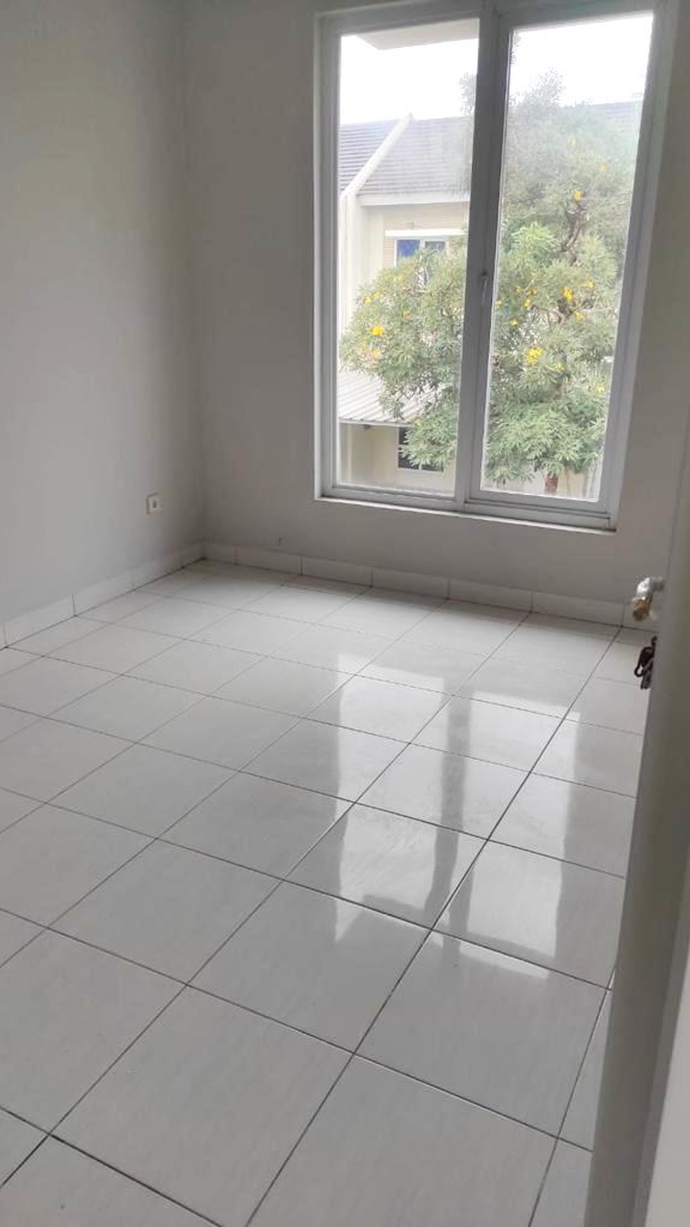 Rumah Bagus Diarea Cluster Paradise Resort,Nempel Toll JORR 2