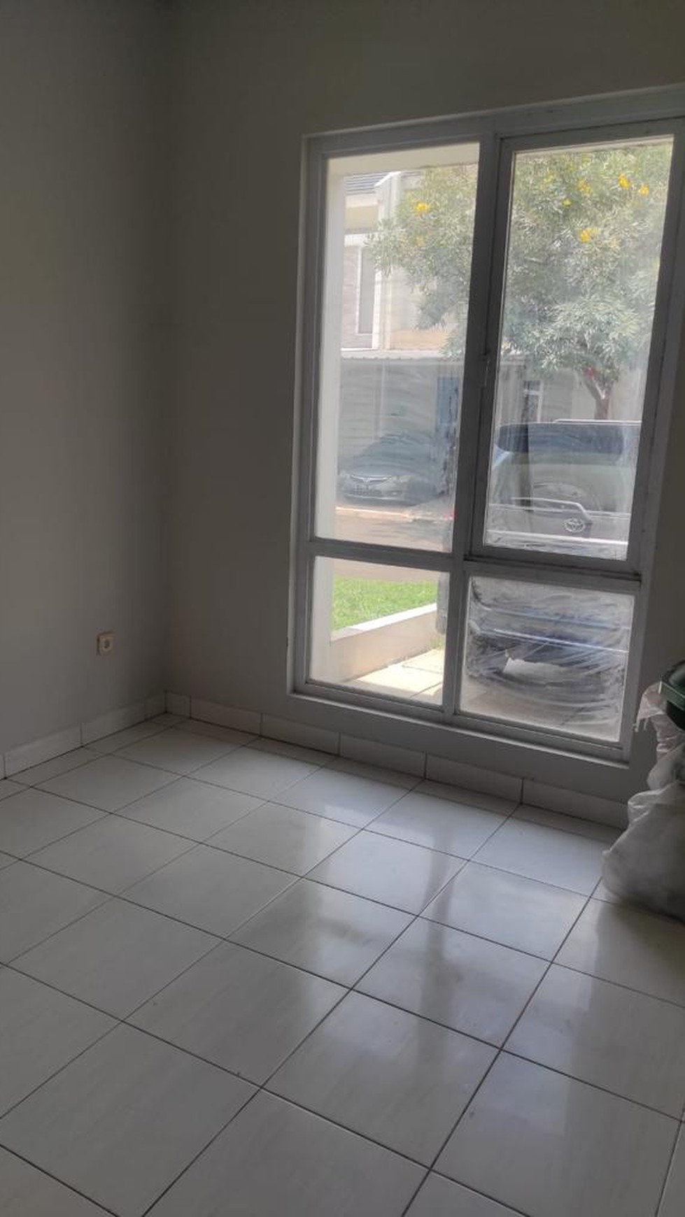 Rumah Bagus Diarea Cluster Paradise Resort,Nempel Toll JORR 2