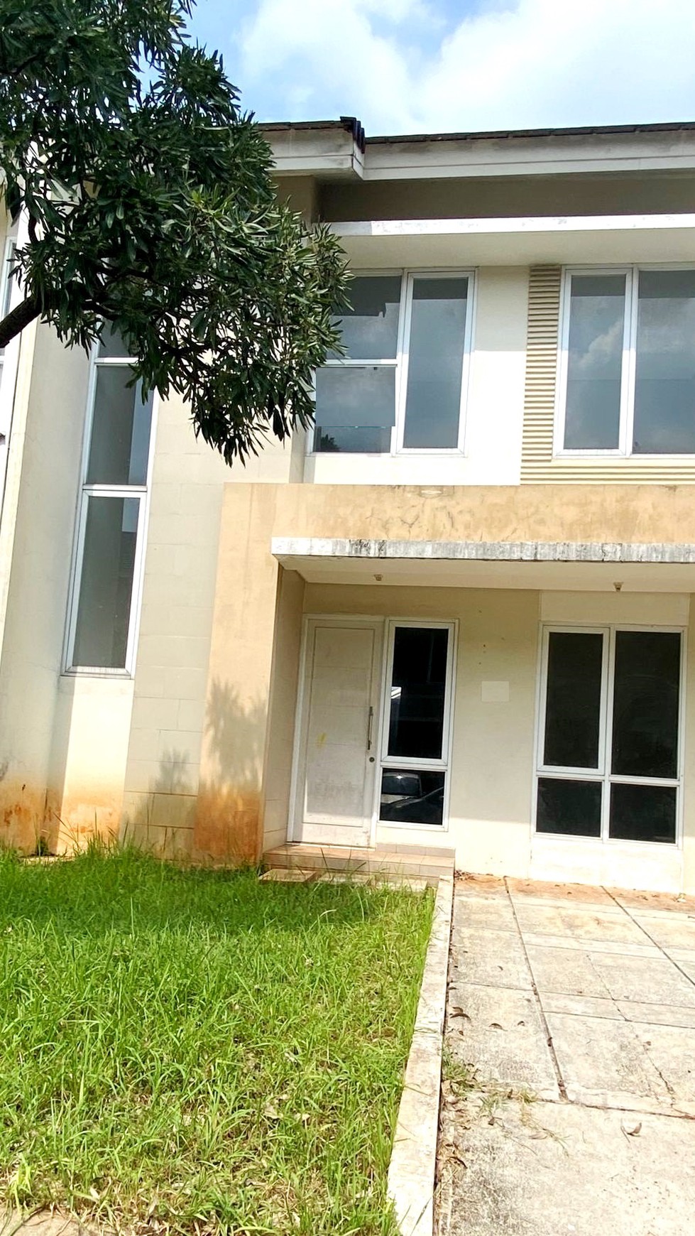 Rumah Bagus Diarea Cluster Paradise Resort,Nempel Toll JORR 2