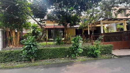 Rumah Asri Taman Depan/Belakang Dekat Gatte Toll Veteran Di Area Elite Bintaro Jaya Sektor 1