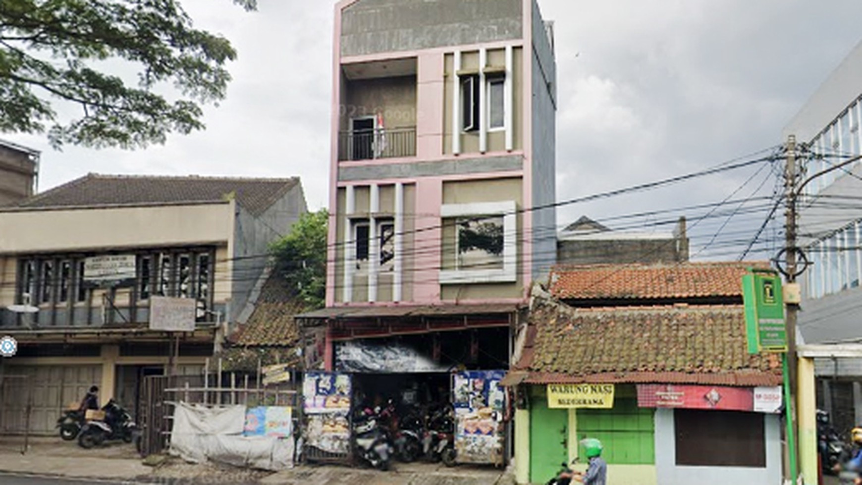 Ruko strategis Main Road di Jl. Jendral Sudirman (cocok untuk berbagai usaha kantor, Cafe, Dll)