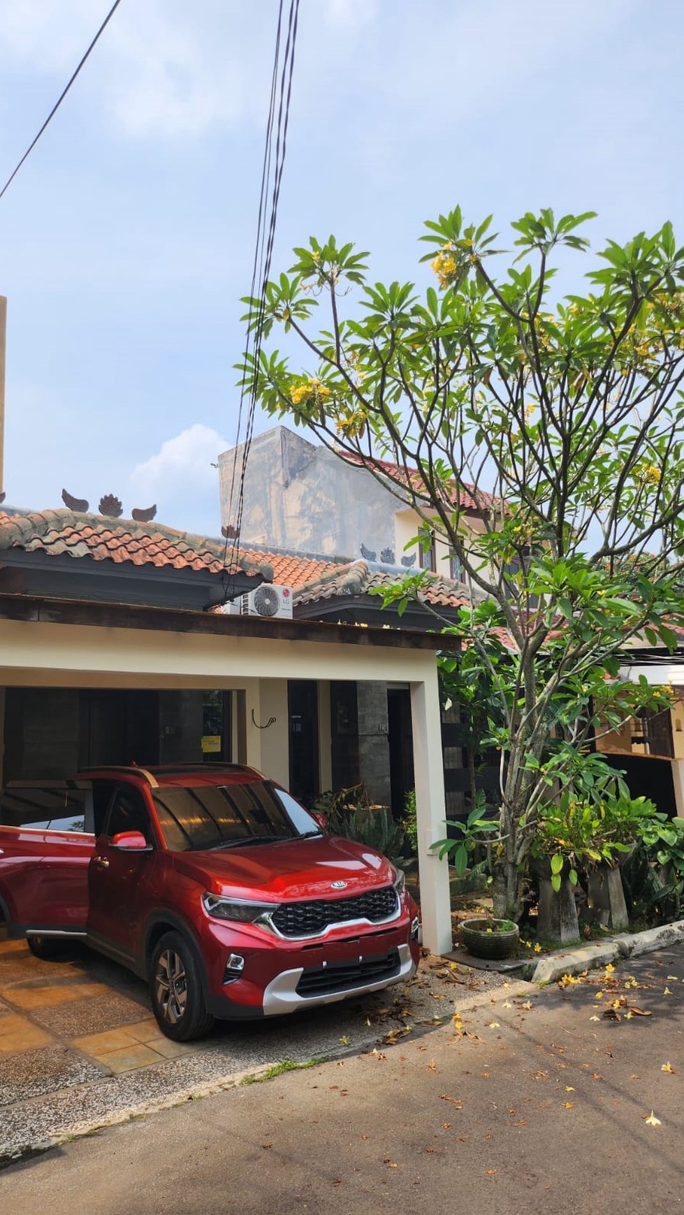 Rumah 2 unit Taman Ubud Lippo Karawaci....