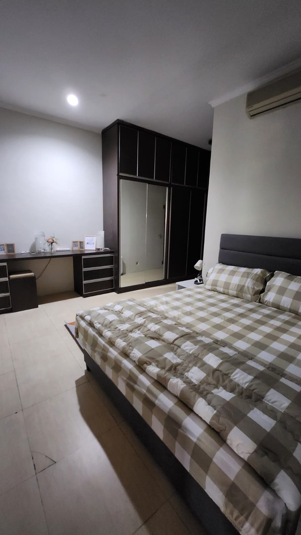 Rumah 2 unit Taman Ubud Lippo Karawaci...