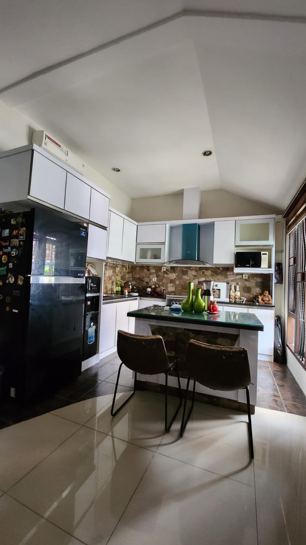 Rumah 2 unit Taman Ubud Lippo Karawaci...