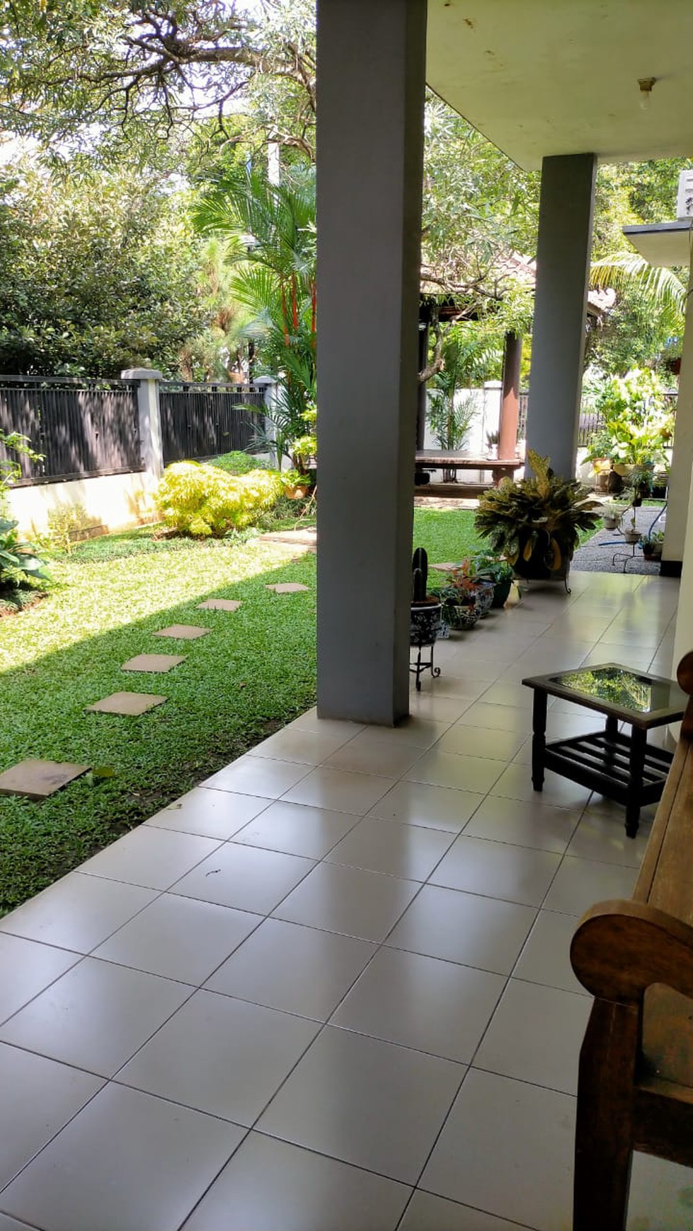 Rumah Nyaman 2 Lantai di Cinere dengan Lokasi Hoek dan Fasilitas Lengkap