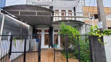 Rumah Asri Dekat Akses TOLL Lingkungan Kost Di Area Jl Margonda Raya Depok