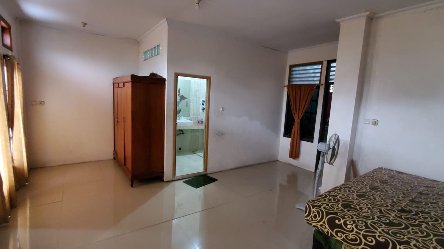 Rumah Asri Dekat Akses TOLL Lingkungan Kost Di Area Jl Margonda Raya Depok