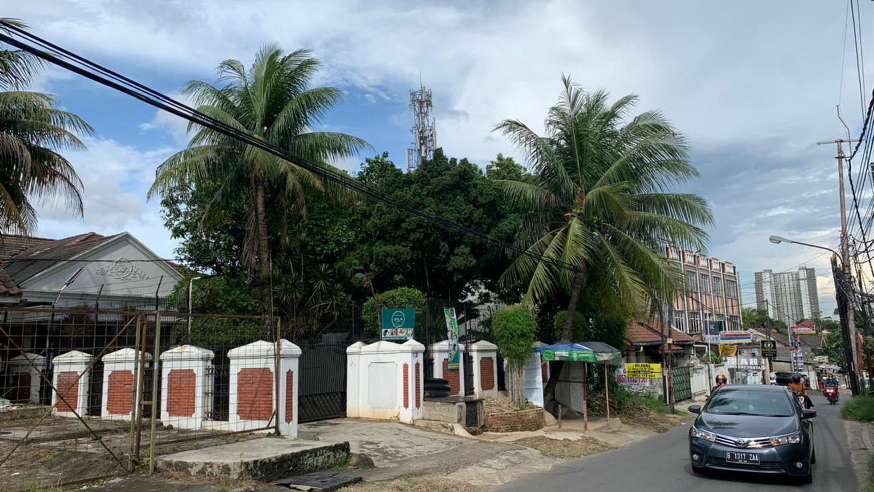 Tanah Luas 1000 di Pinggir Jalan Bukit Cinere Lokasi Strategis untuk Komersial Mini Building, Ruko, Tempat Usaha