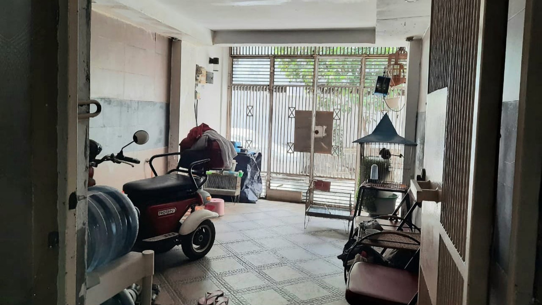 Rumah Kost Diarea Pasar Baru Semi Furnished Dekat Stasiun KA & Pusat Bisnis.