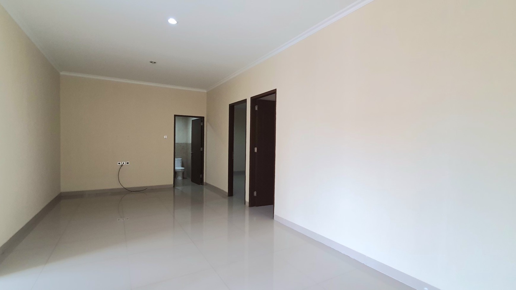 Rumah Gading Kirana Barat, Kelapa Gading Luas 11x17m2. Luas bangunan 500 m2