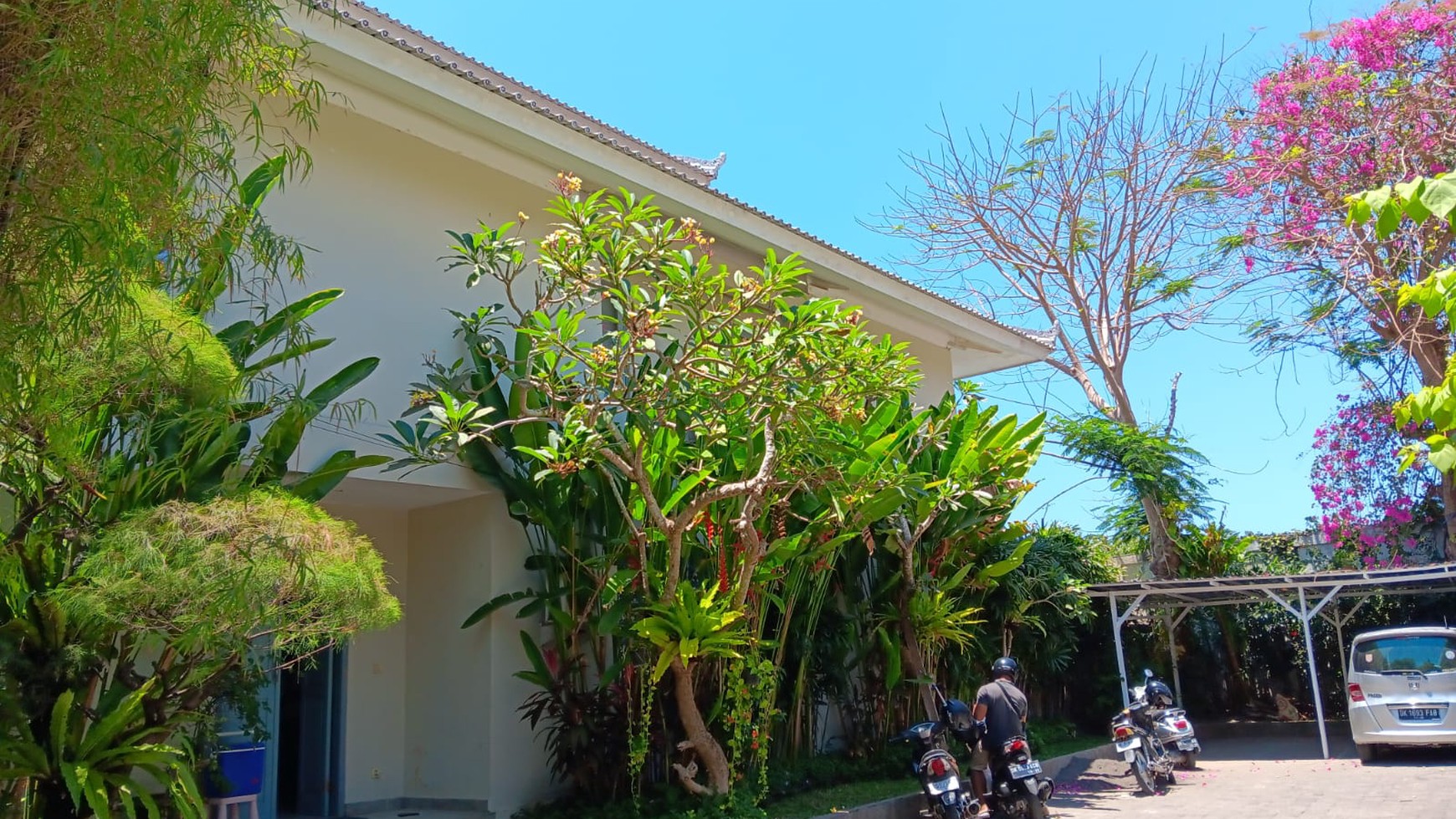 Leasehold - Great Investment Exquisite Tropical Villa Townhouse In Sanur