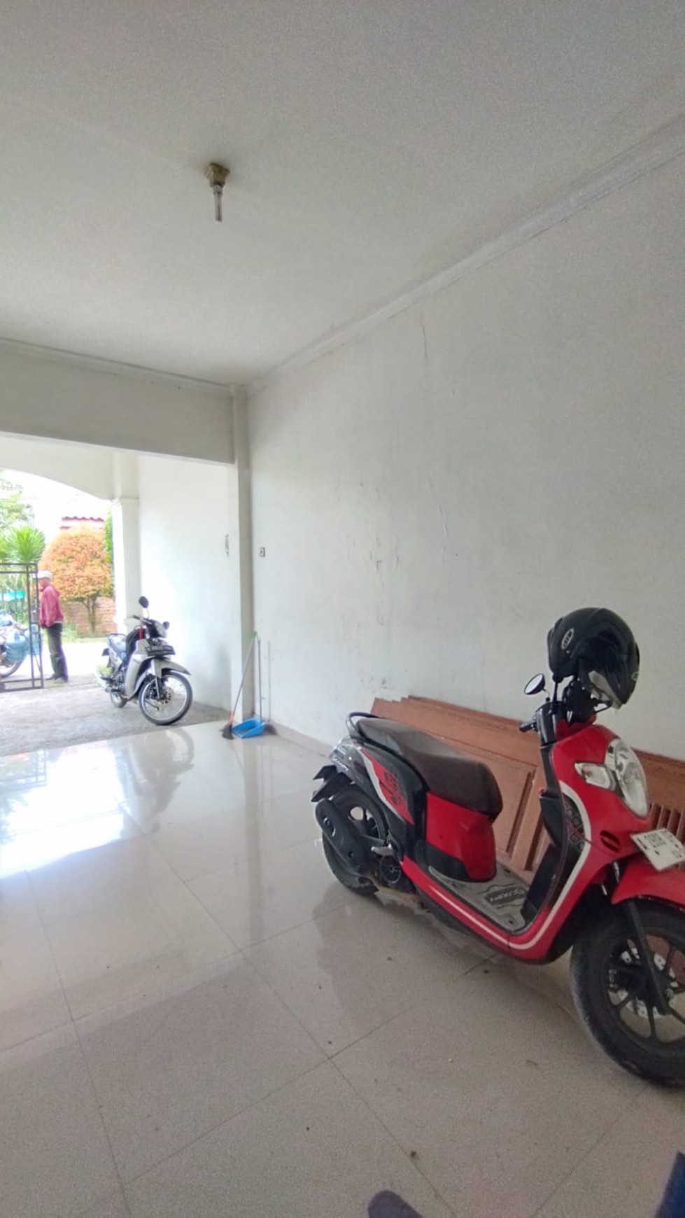 Dijual Rumah 2 lantai di Tanah Tinggi komplek KehakimanTangerang