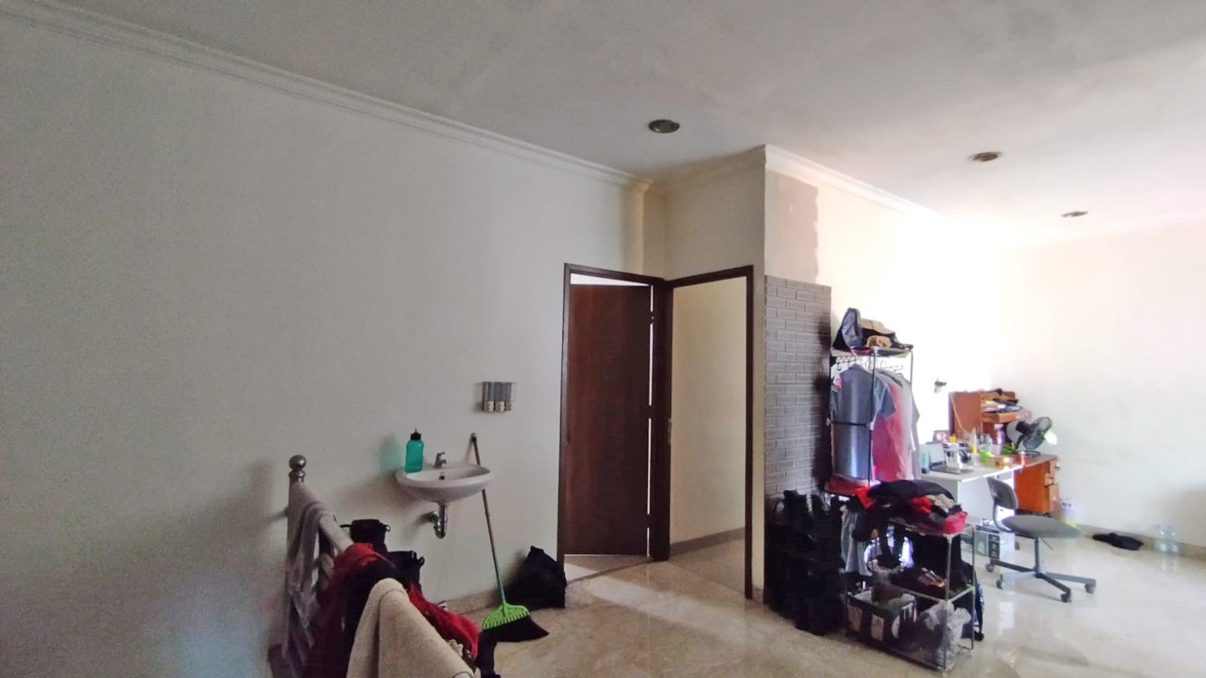 Dijual Rumah 2 lantai di Tanah Tinggi komplek KehakimanTangerang