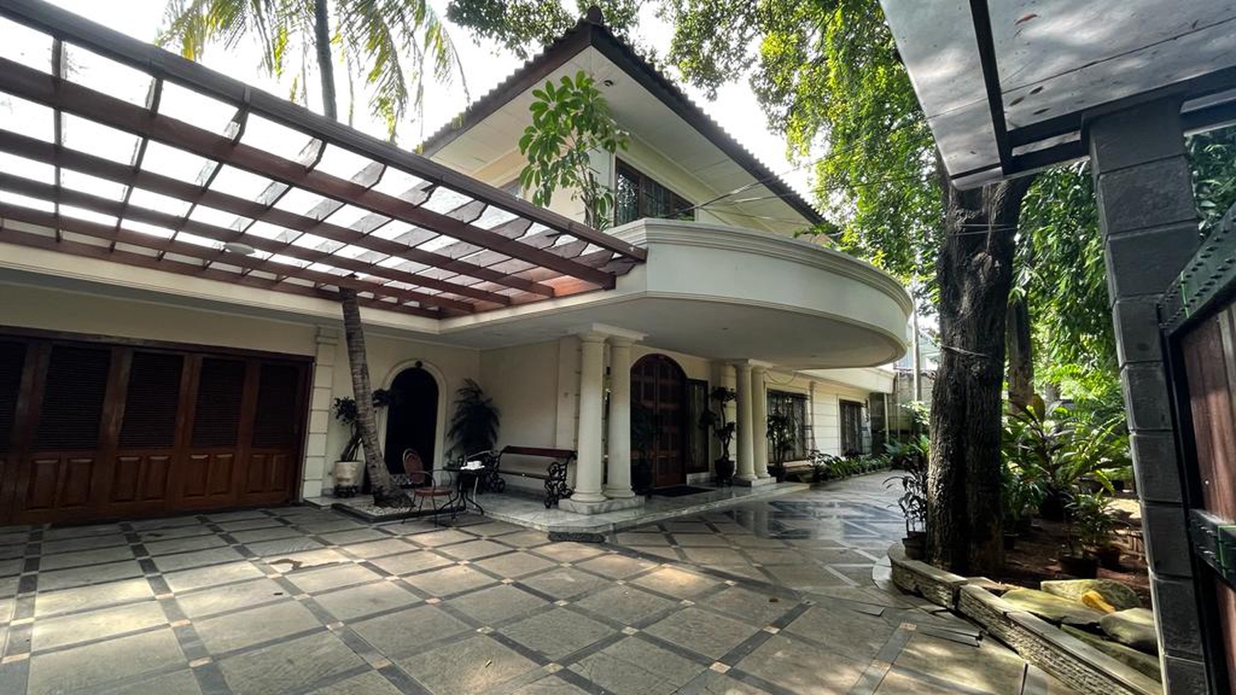 RUMAH MENTENG JAKARTATA PUSAT 2 LANTAI 