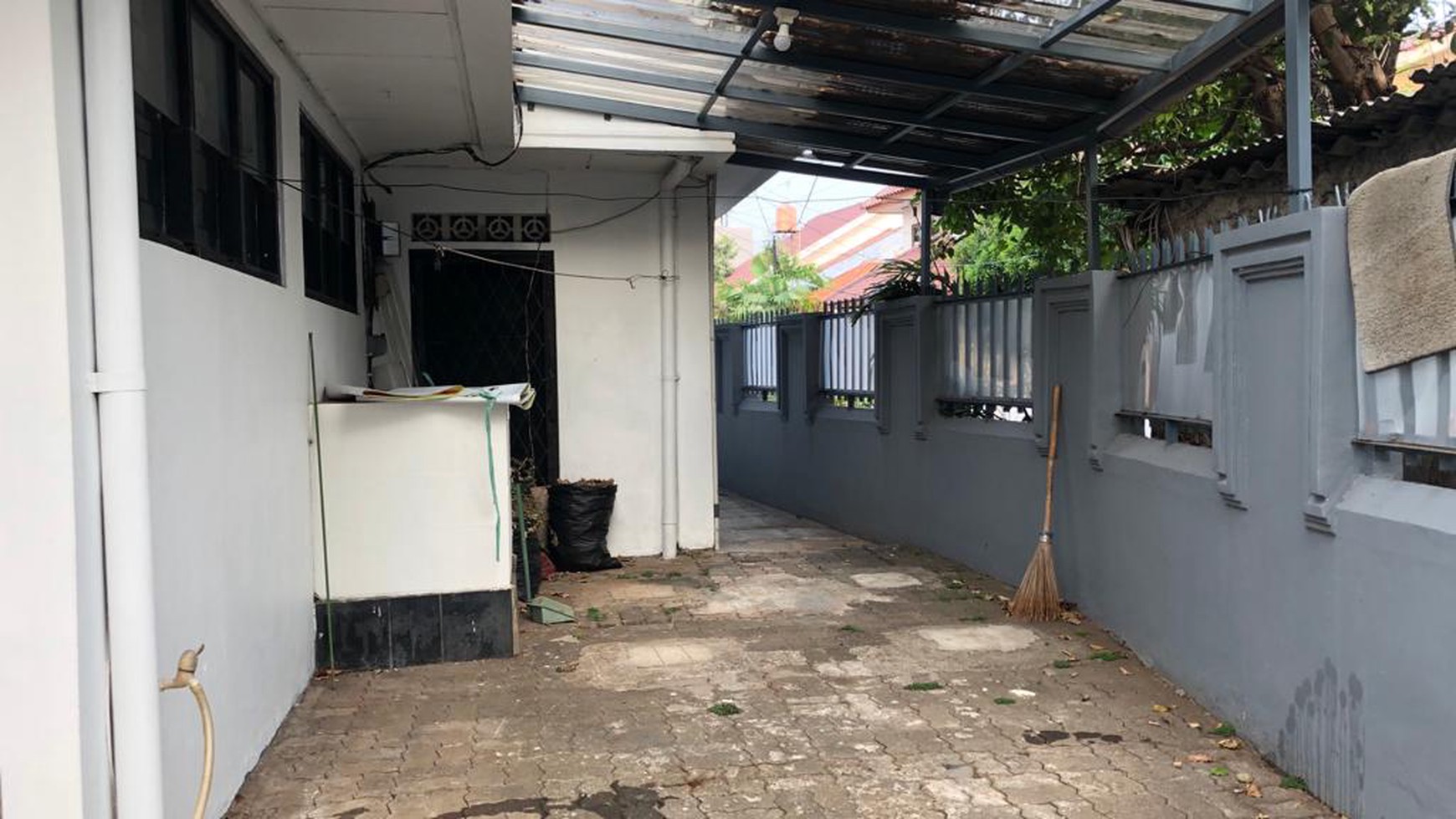 Rumah strategis di Jalan Gandaria,Kebayoran Baru - Jakarta Selatan