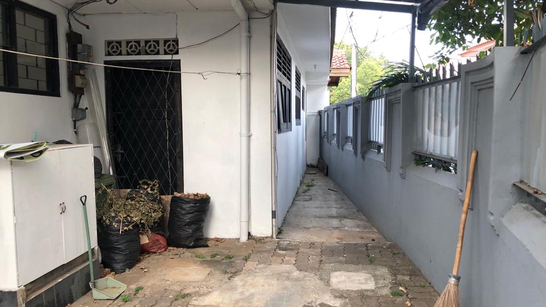 Rumah strategis di Jalan Gandaria,Kebayoran Baru - Jakarta Selatan