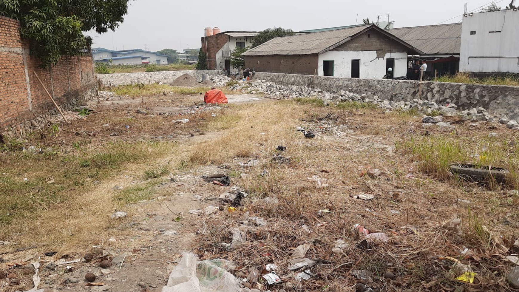 Tanah Kavling Luas Pinggir Jalan Utama Dekat Pintu 5 [Jababeka-Cikarang]