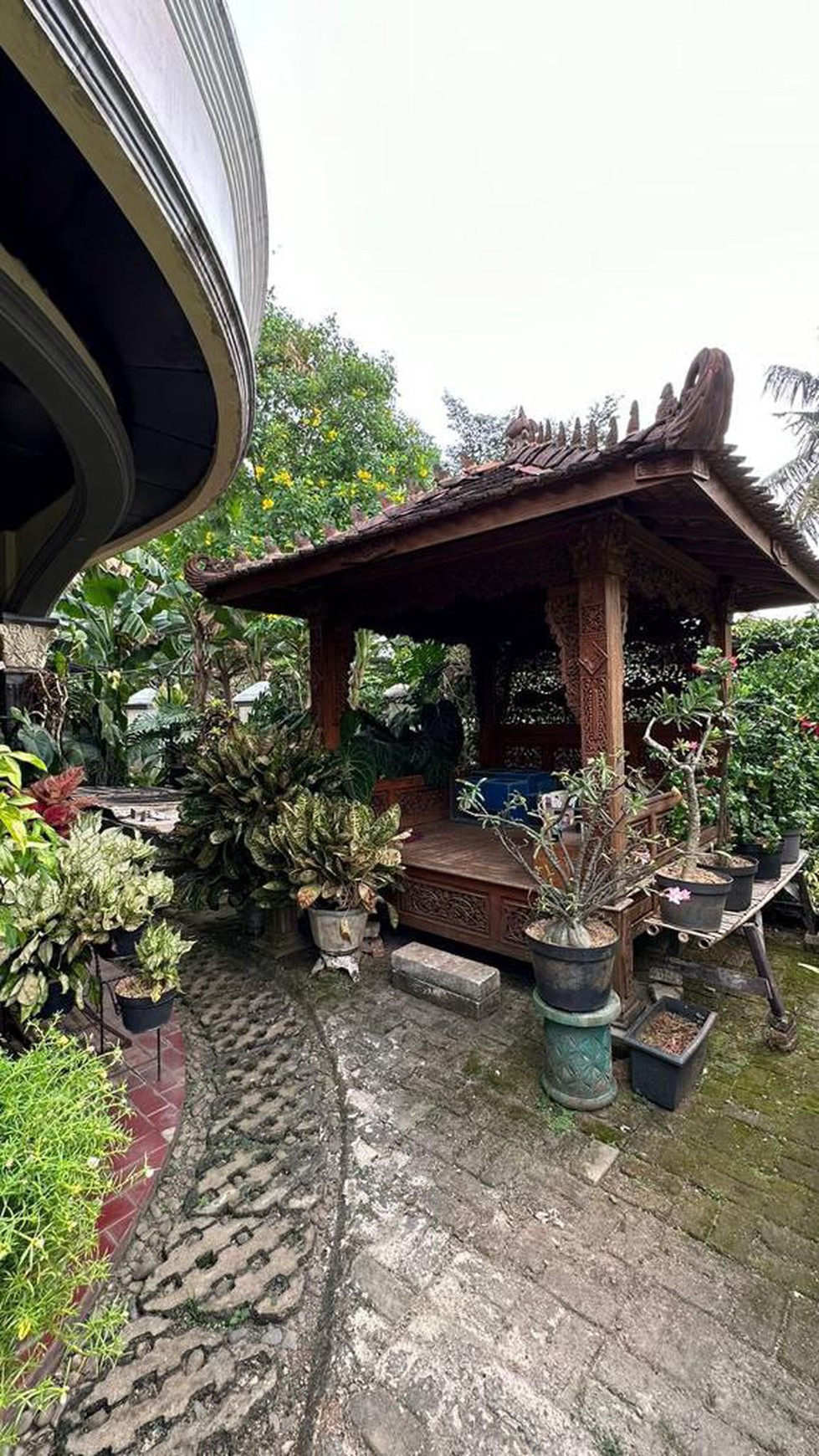 Dijual Rumah Posisi Hook di Jl Galunggung Daerah Cinere