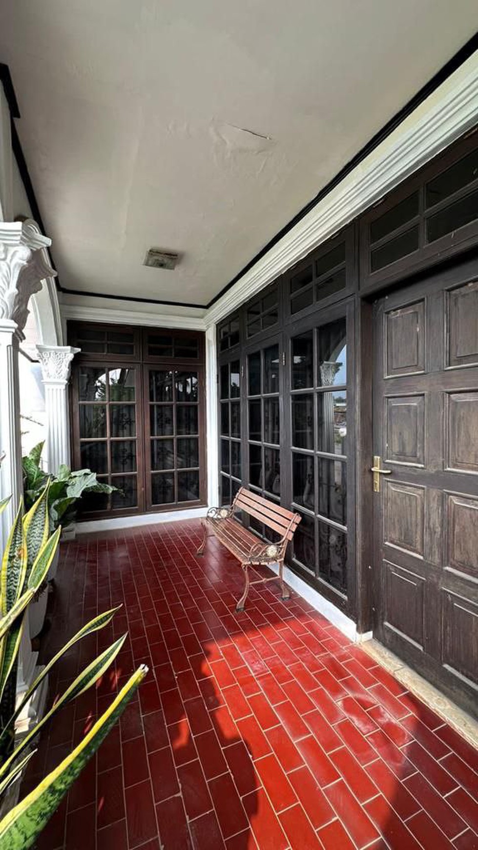 Dijual Rumah Posisi Hook di Jl Galunggung Daerah Cinere