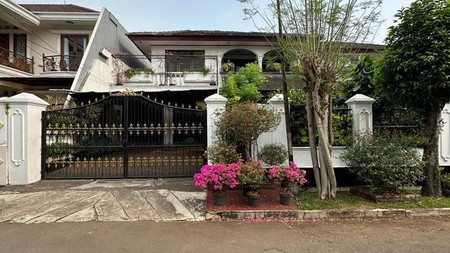 Dijual Rumah Posisi Hook di Jl Galunggung Daerah Cinere