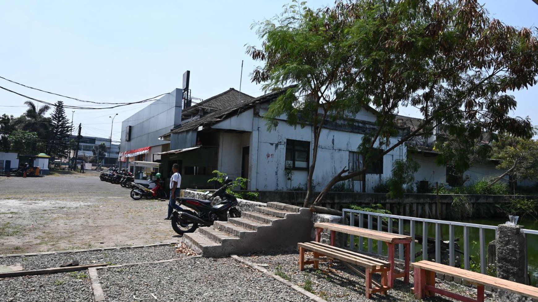 Dijual Tanah dan Bangunan Komersil di Jl Soekarno Hatta Bandung
